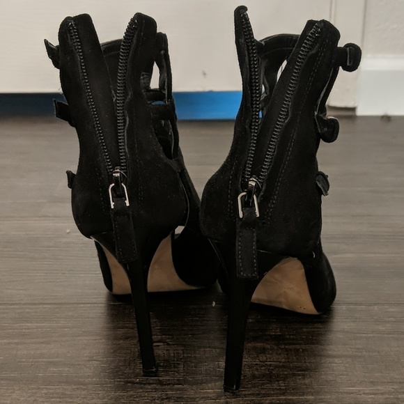 Heels - Picture 4 of 4